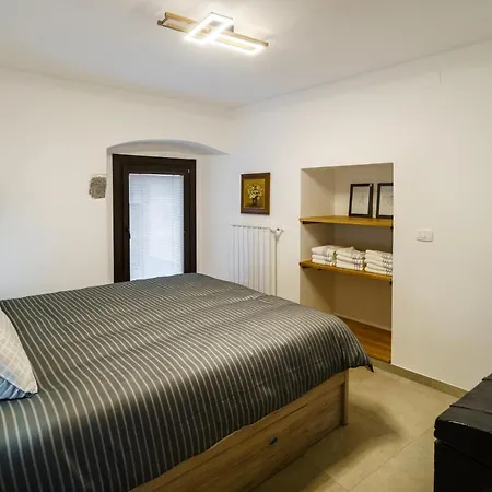 žerjal Hébergement de vacances Podnanos