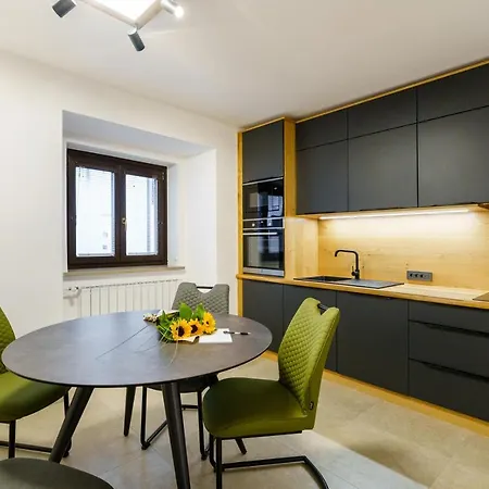 Zerjal 펜션 Podnanos